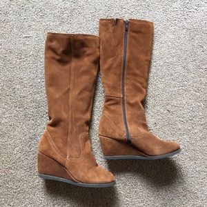 Gorgeous brown wedge boots